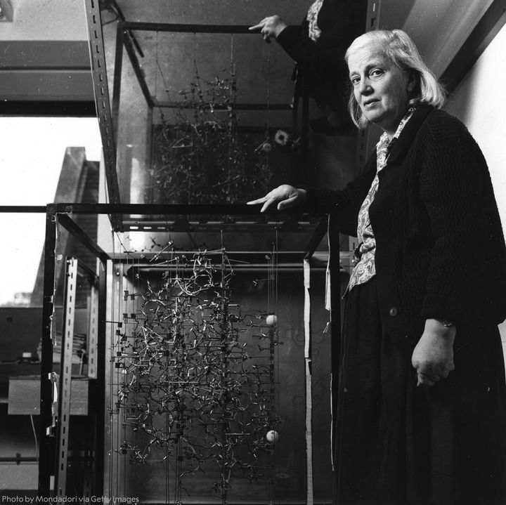 The Nobel – Được tạo ra bởi sự sống nhờ hóa học và tinh thể